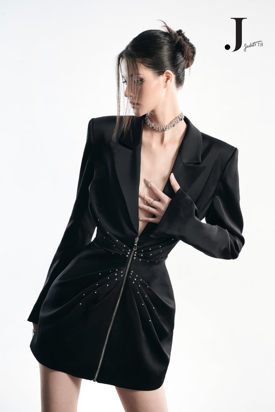 vay-vest-den-tay-dai-dinh-da-jadeite-th-du-tiec-sexy_93f60365c7724eeaa6ad76e8b9e87087_master
