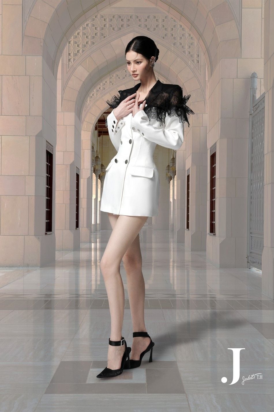 vay-vest-trang-vai-phoi-long-den-jadeite-th-du-tiec-ca-tinh_86f88b0415854744a83e6ff982a89a9b_master